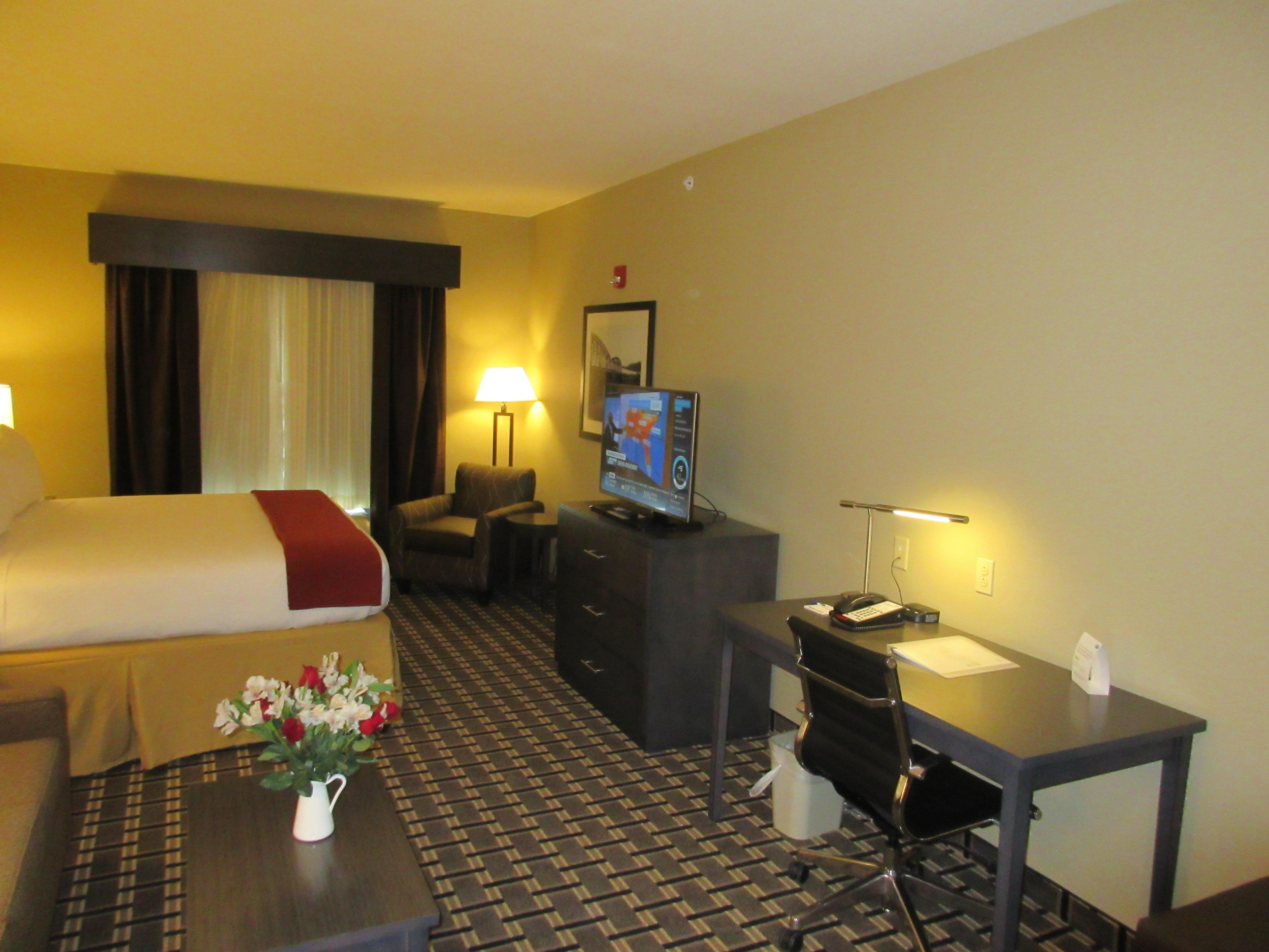 Holiday Inn Express & Suites Butler By Ihg Bagian luar foto