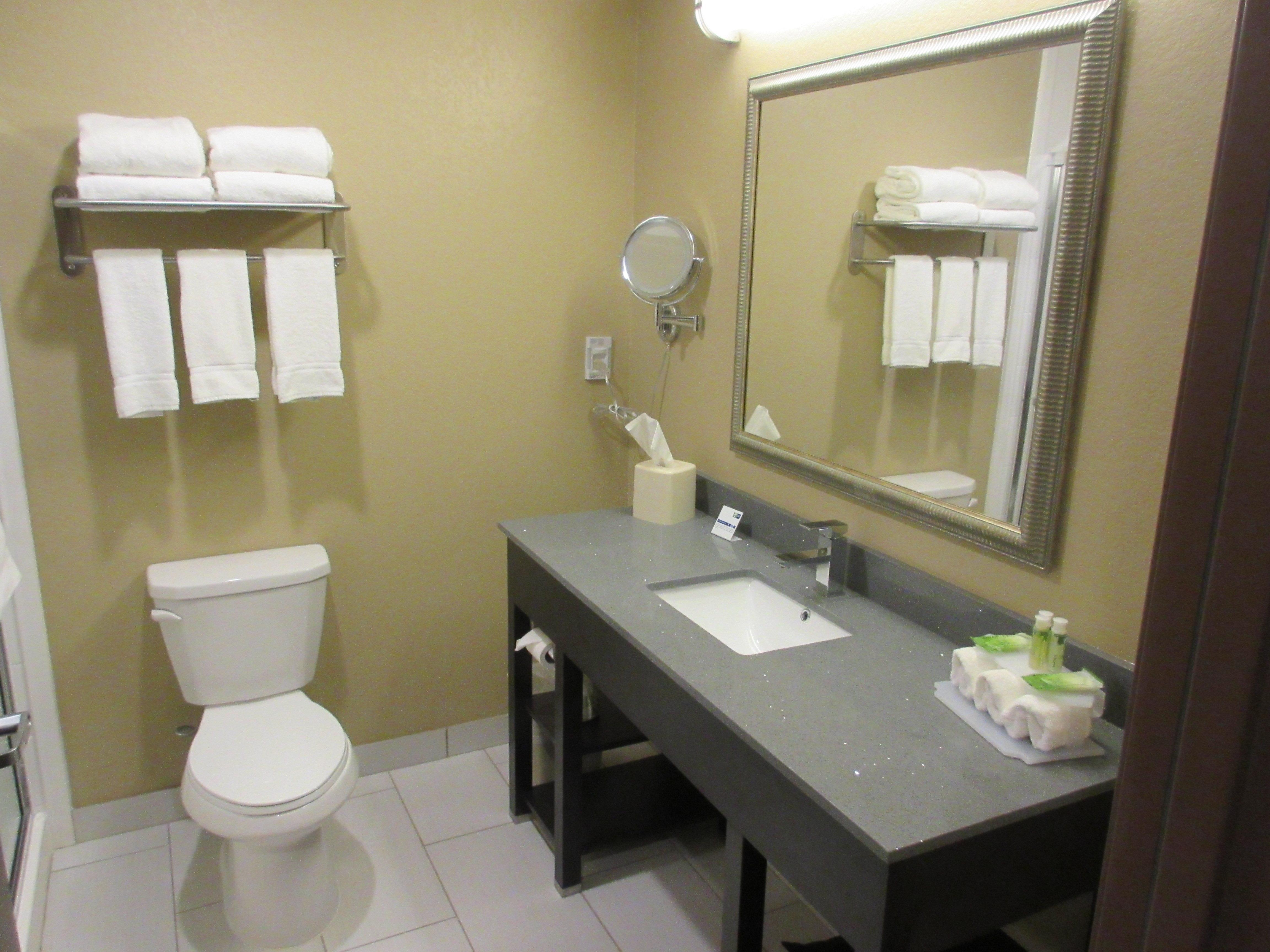 Holiday Inn Express & Suites Butler By Ihg Bagian luar foto